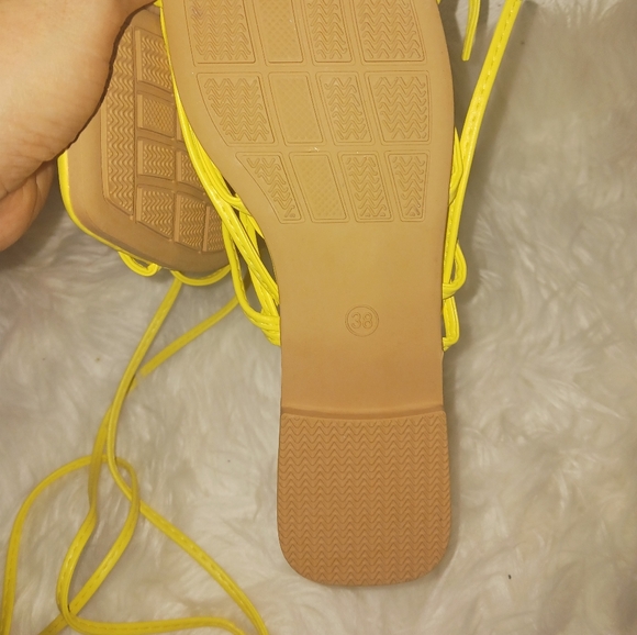 Women light yellow open toe lace up flat sandals - Picture 9 of 10